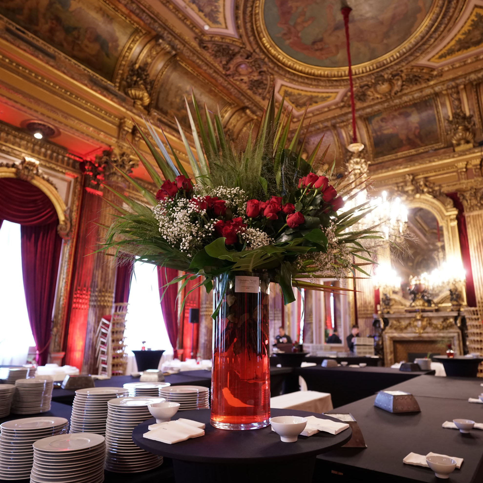 Christian Morel Fleuriste Paris - Evenement Composition rouge Christian Morel Fleuriste Paris - Evenement Composition rouge