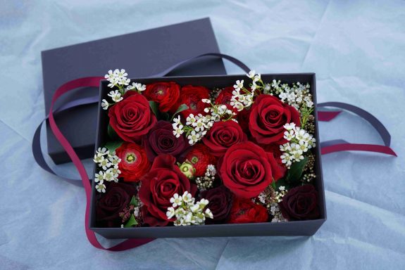 Florist Paris Delivery red roses valentine day