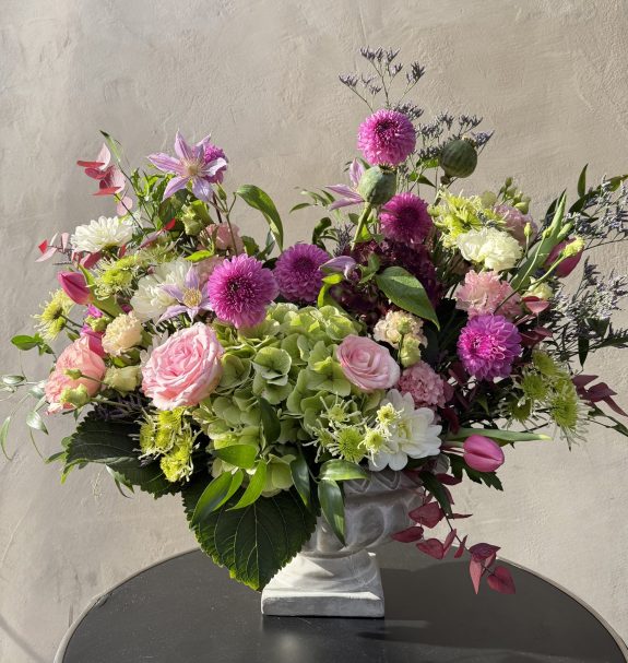 Bouquet de fleurs créatif pour la Fête des Mères par le fleuriste parisien Christian Morel".