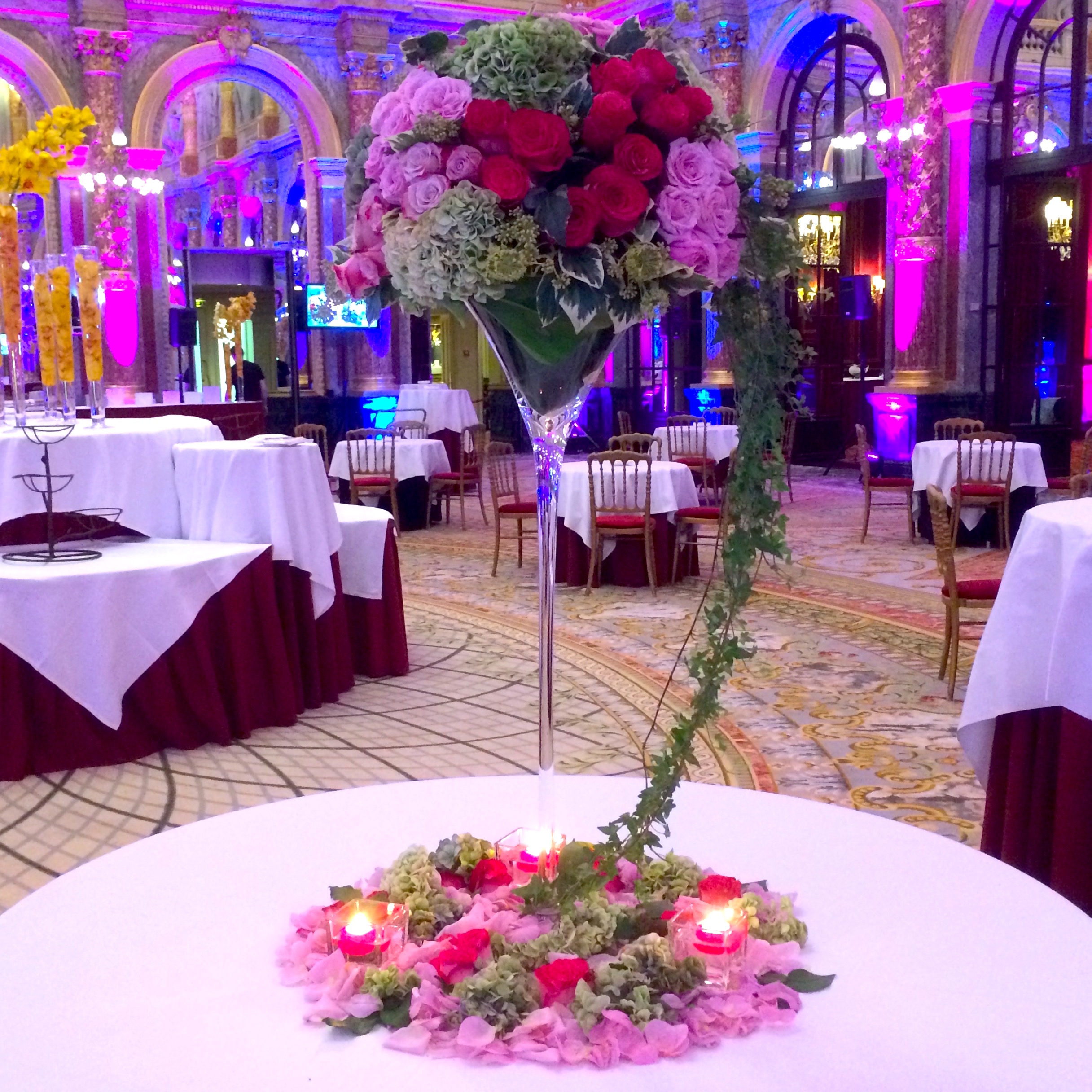 Christian Morel Fleuriste Paris - Evenement Boule rose Christian Morel Fleuriste Paris - Evenement Lettres