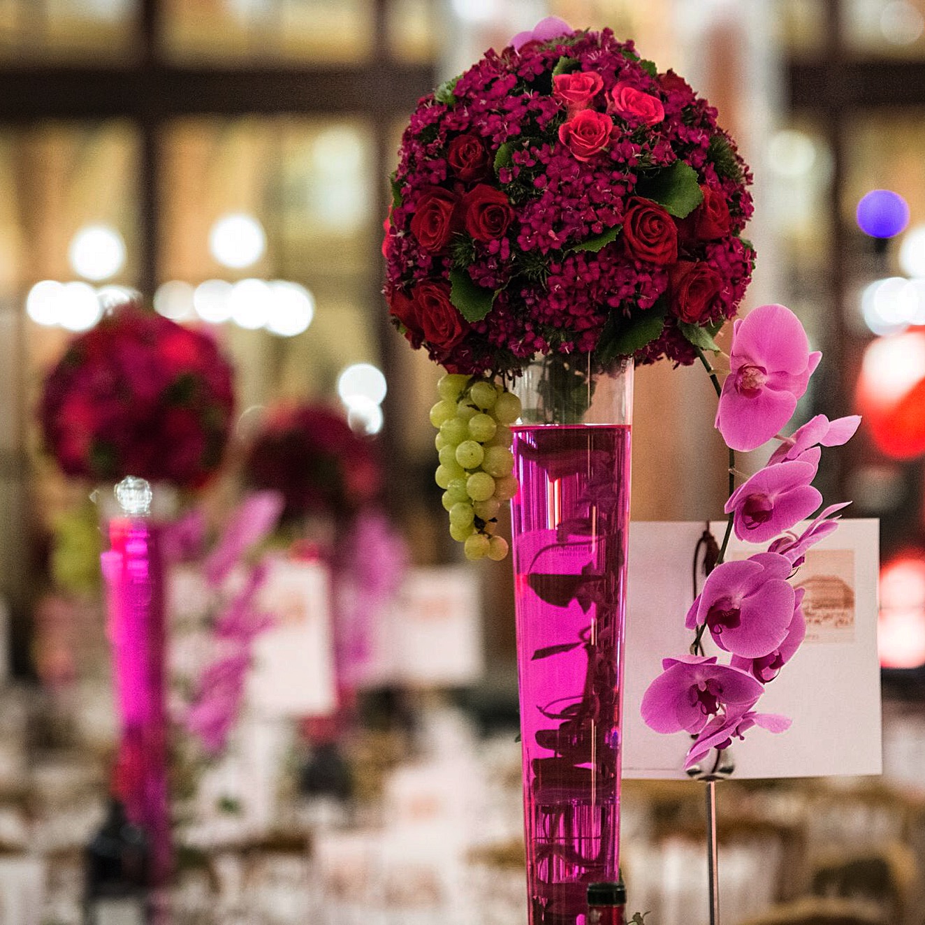 Christian Morel Fleuriste Paris - Evenement Boule Rouge Christian Morel Fleuriste Paris - Evenement Boule Rouge