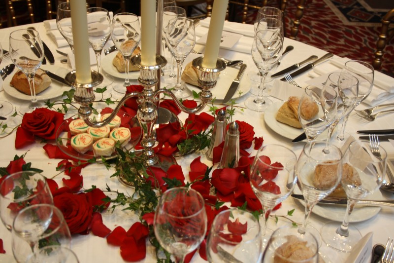 Mariage rouge passion à Paris | Fleuriste créatif à Paris 11 ...