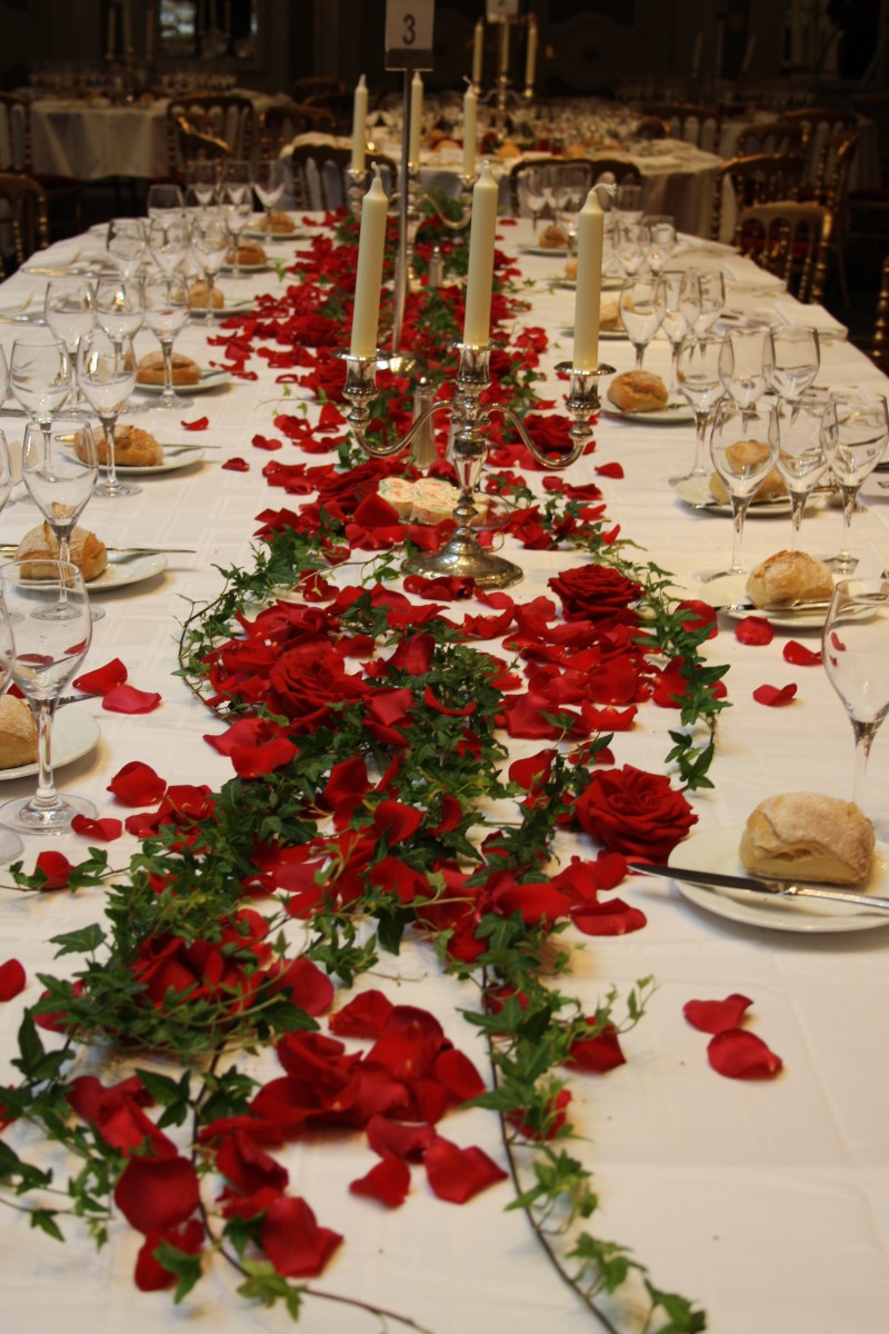 Mariage rouge passion à Paris | Fleuriste créatif à Paris 11