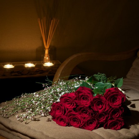 Florist Paris Delivery red roses valentine day